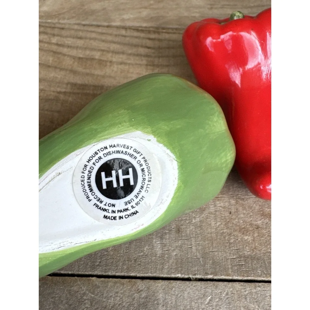 Vintage‎ Houston Harvest Red Green Pepper Salt & Pepper Shakers Ceramic